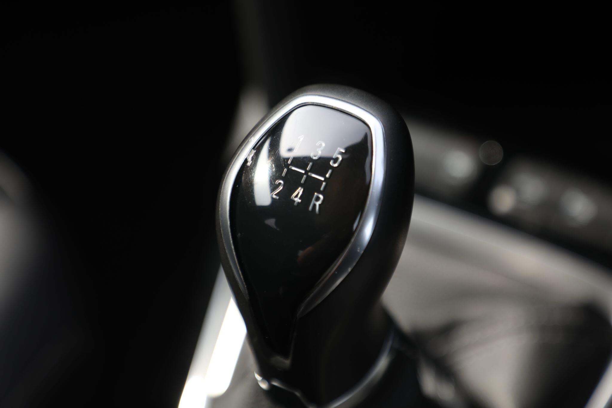 Large vehicle image